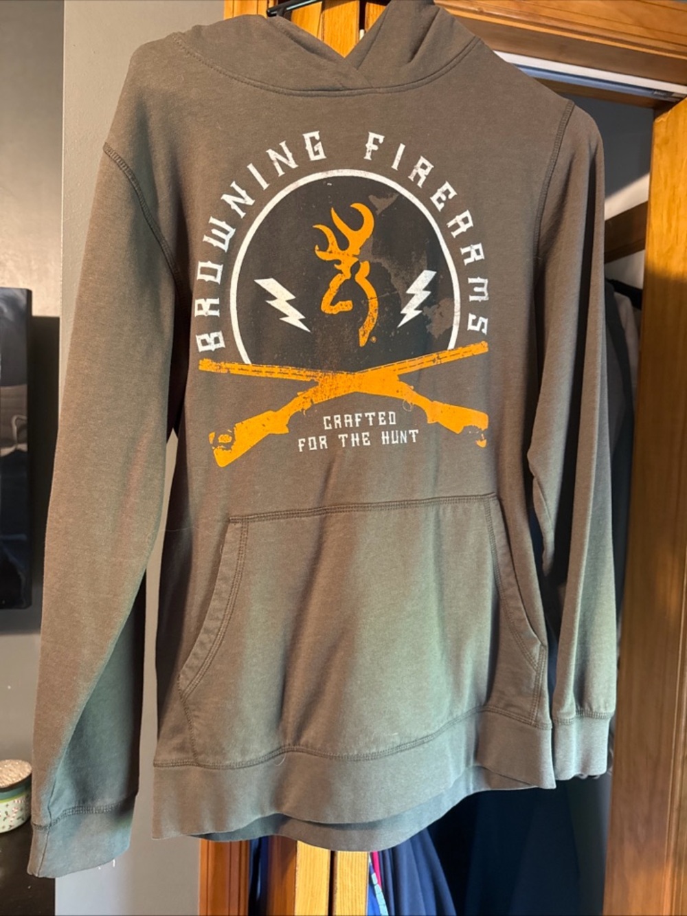 Men's Gray Graphic Hoodie - Crafted for the Hunt